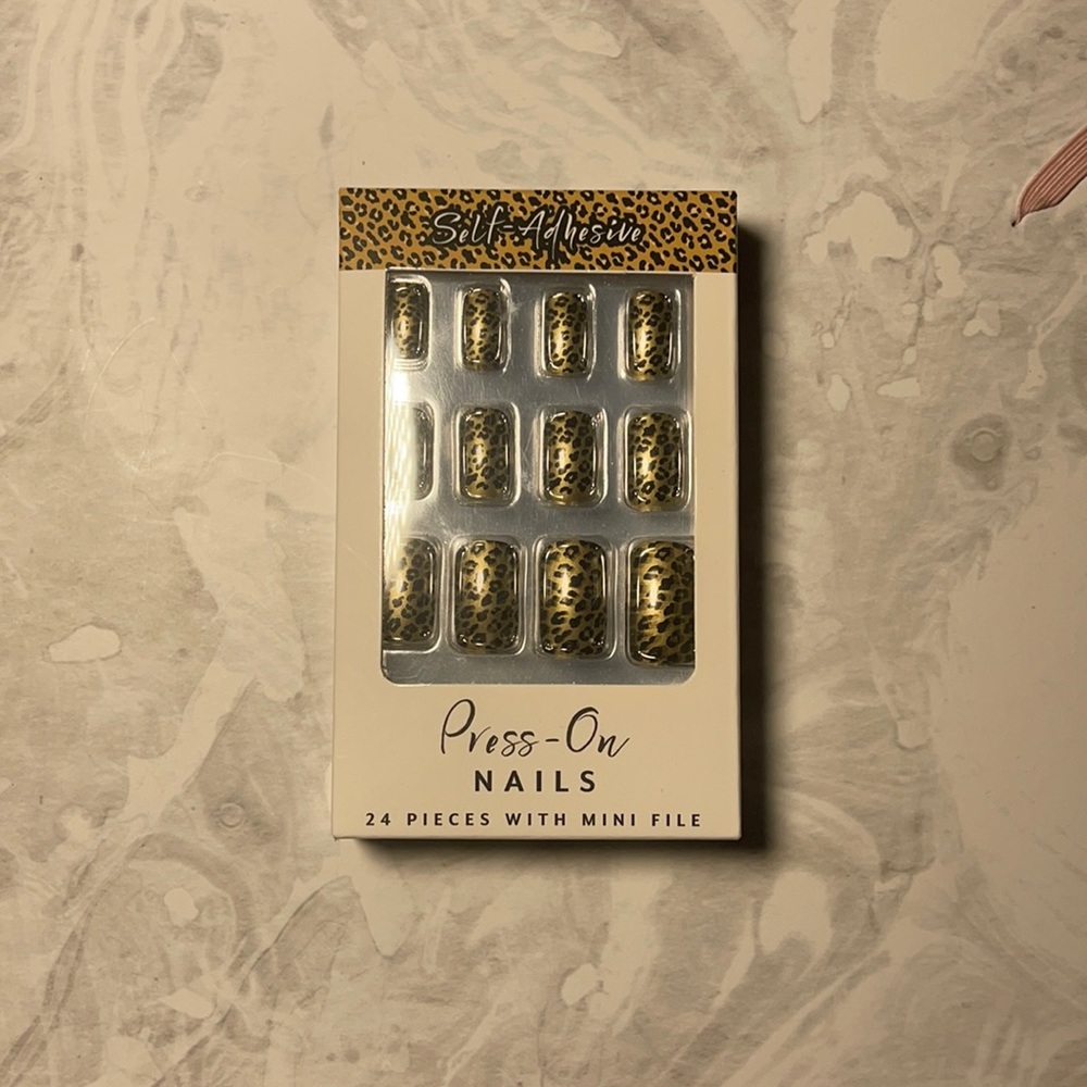 2/16 Leopard Print Nails